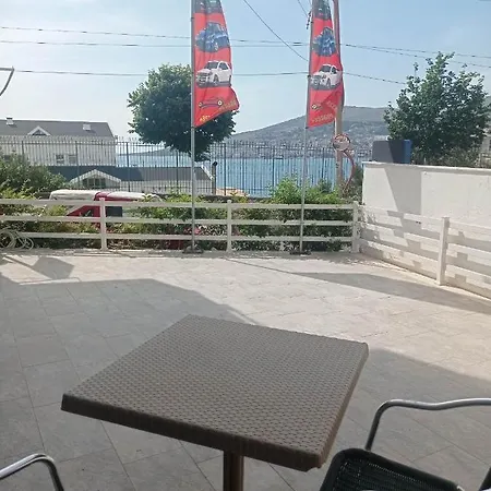 Summer Life Sarandë