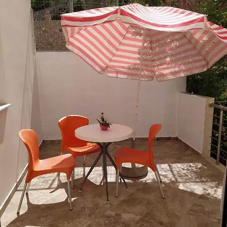 Summer Life Apartment